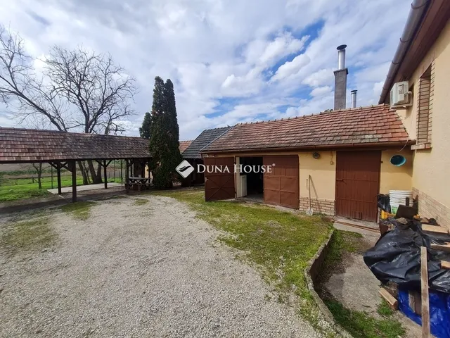 Eladó ház Enying 135 nm