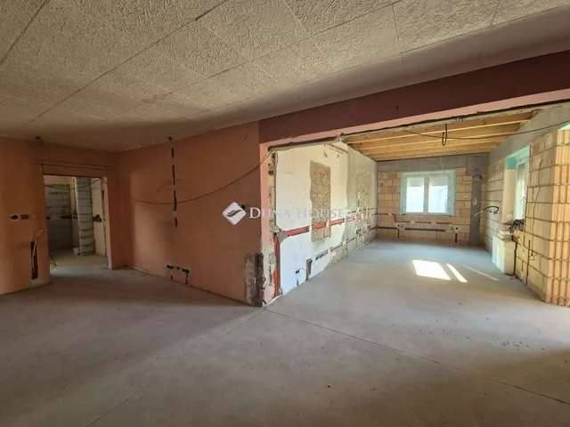 Eladó ház Enying 130 nm