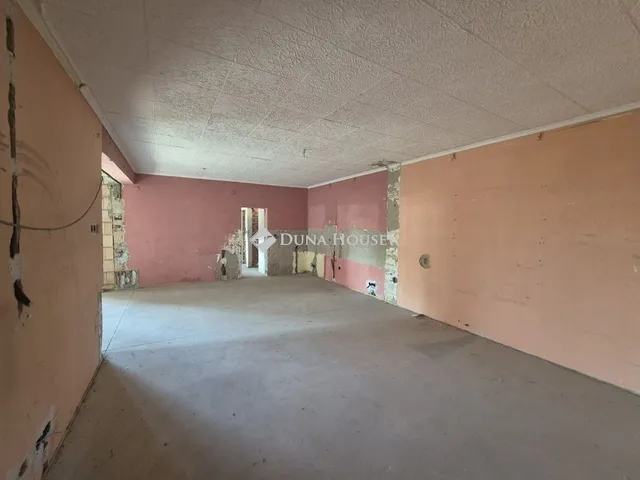 Eladó ház Enying 130 nm