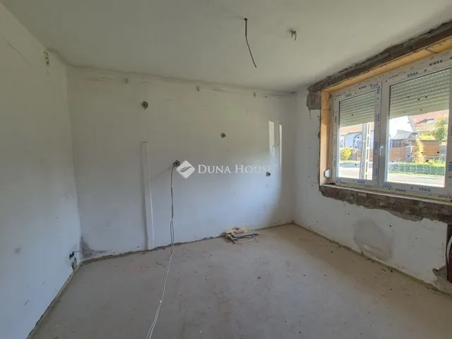 Eladó ház Enying 130 nm