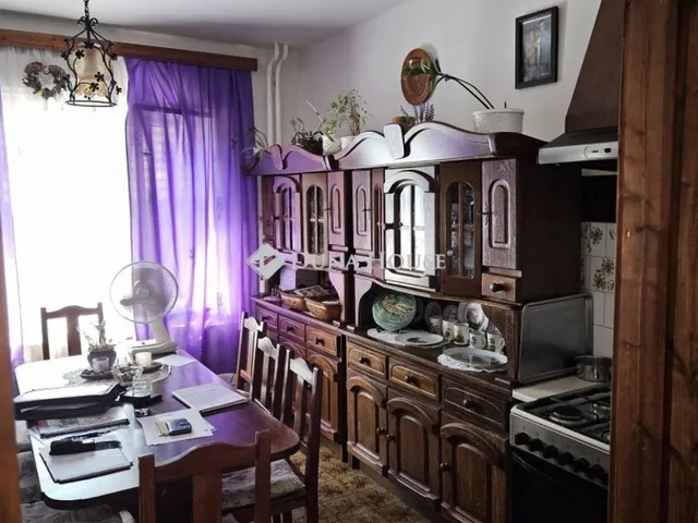 Eladó ház Enying 300 nm