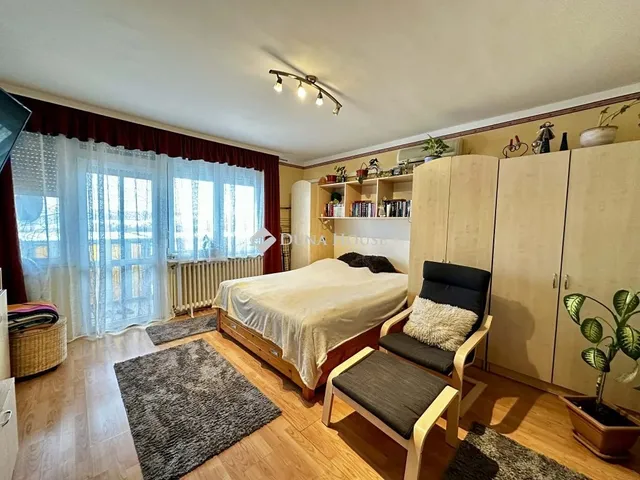 Eladó lakás Tamási 56 nm