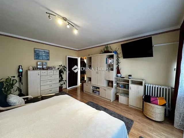 Eladó lakás Tamási 56 nm