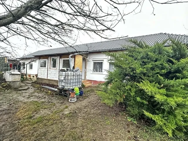 Eladó ház Ádánd 140 nm