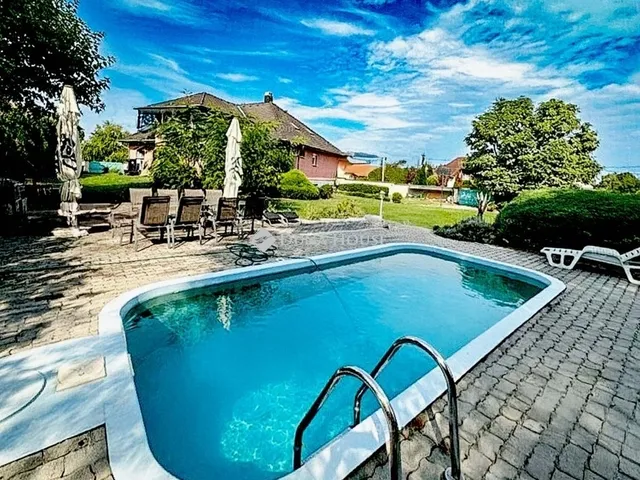 Eladó ház Siófok 338 nm