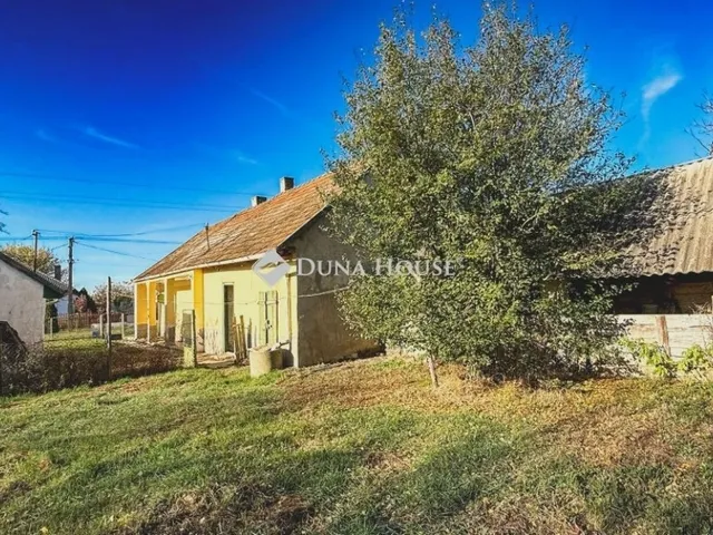 Eladó ház Lajoskomárom 67 nm