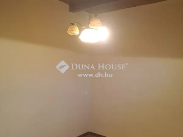 Eladó ház Bedegkér 78 nm