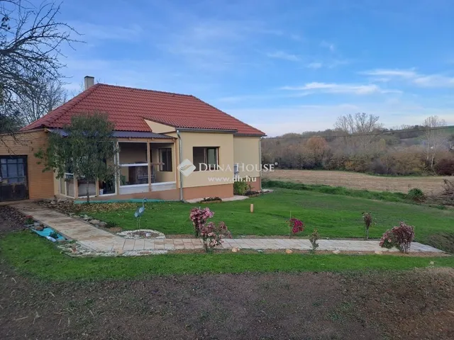 Eladó ház Bedegkér 78 nm