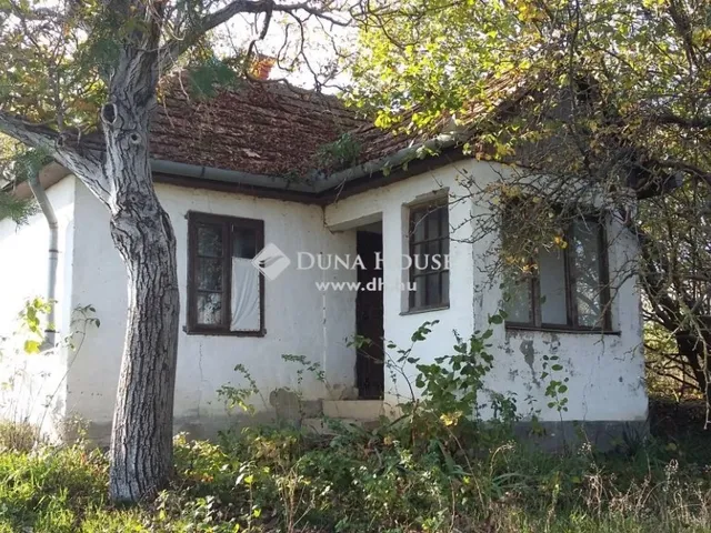 Eladó ház Bedegkér 78 nm