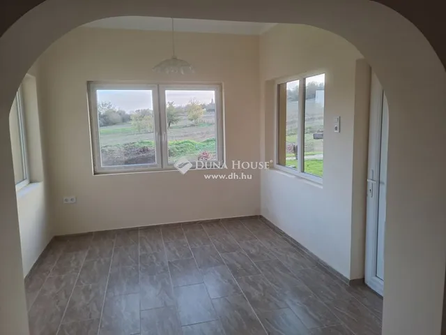 Eladó ház Bedegkér 78 nm