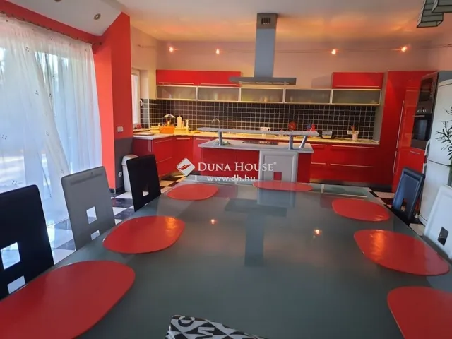 Eladó ház Siófok 202 nm