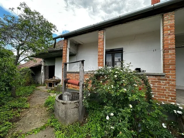 Eladó ház Cece 95 nm