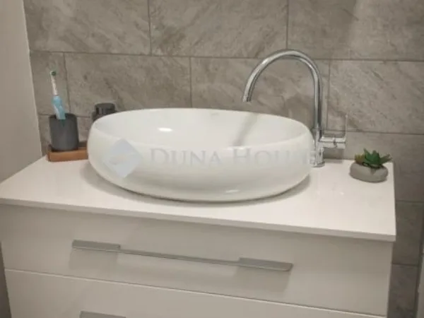 Eladó ház Enying 170 nm