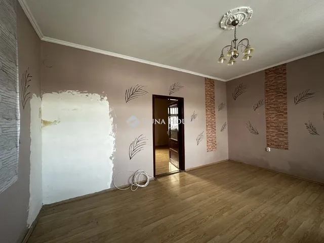 Eladó lakás Iregszemcse 77 nm