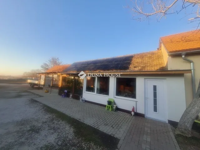 Eladó ház Balatonszabadi 174 nm