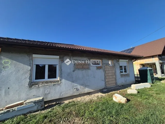 Eladó ház Enying 130 nm