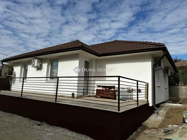 Eladó ház Tab 80 nm