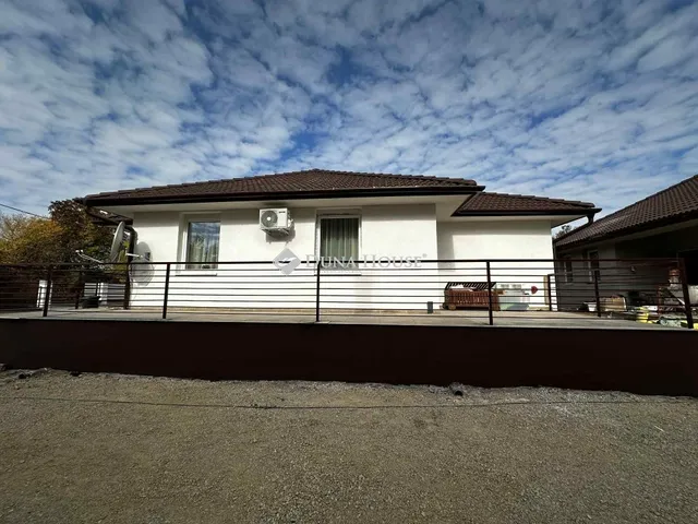 Eladó ház Tab 80 nm