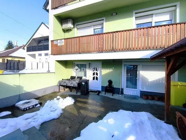 Eladó ház Balatonlelle 250 nm