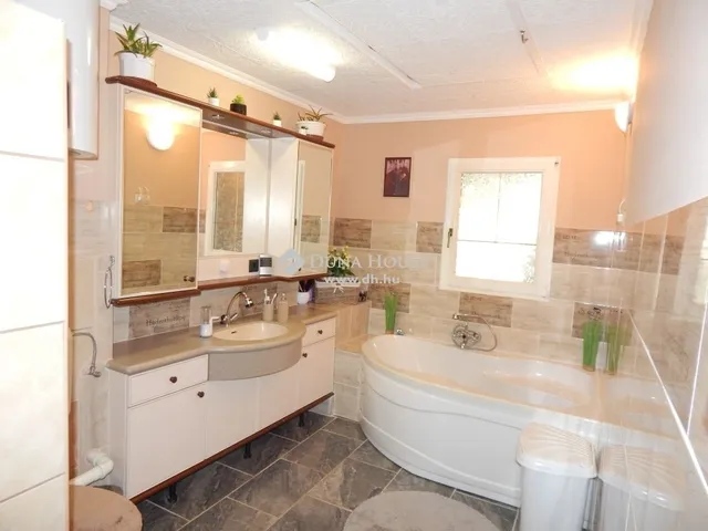 Eladó ház Pálfa 98 nm