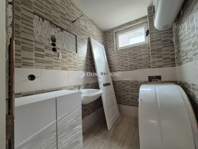 Eladó üdülő és hétvégi ház Balatonkenese 75 nm