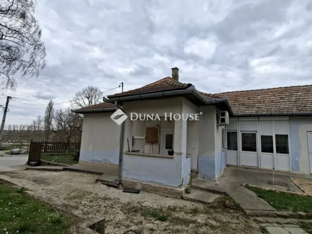 Eladó ház Tamási 80 nm