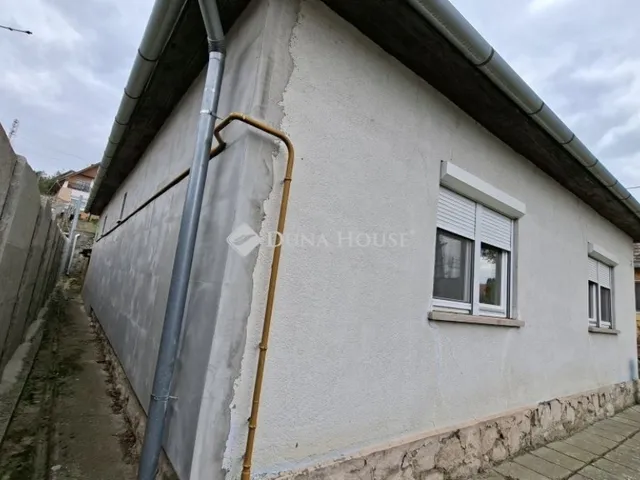 Eladó ház Tamási 80 nm