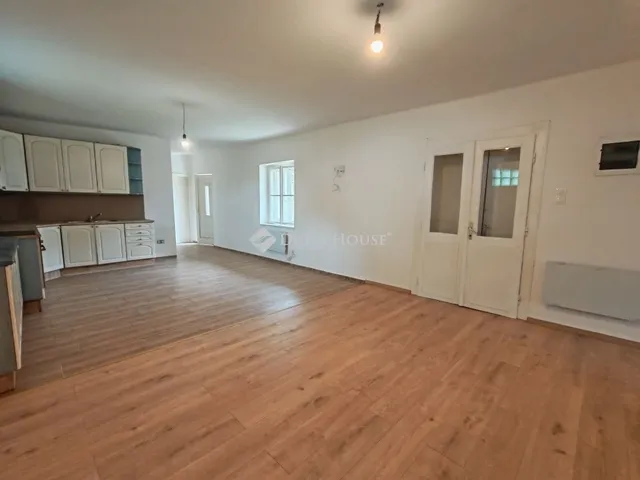 Eladó ház Iregszemcse 86 nm