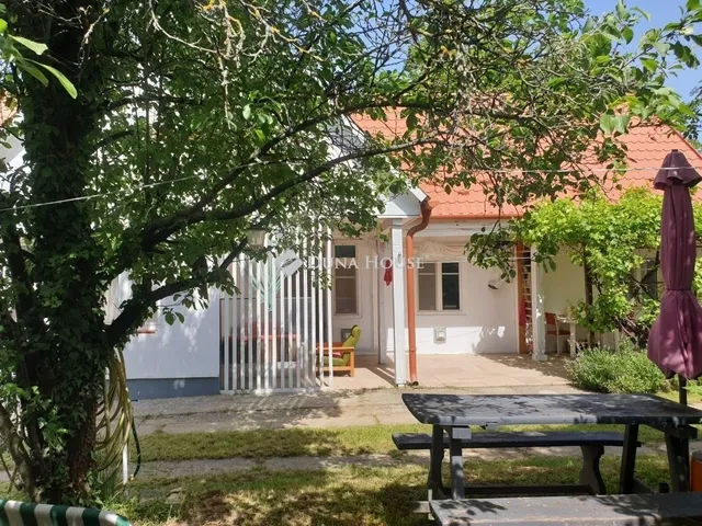 Eladó ház Balatonszárszó 200 nm