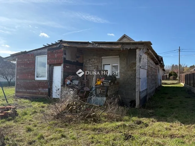 Eladó ház Enying 61 nm