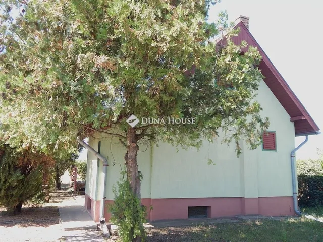 Eladó üdülő és hétvégi ház Enying 140 nm