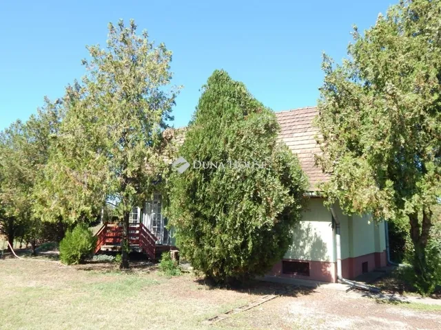 Eladó üdülő és hétvégi ház Enying 140 nm