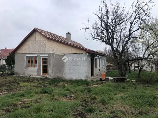 Eladó ház Enying 90 nm