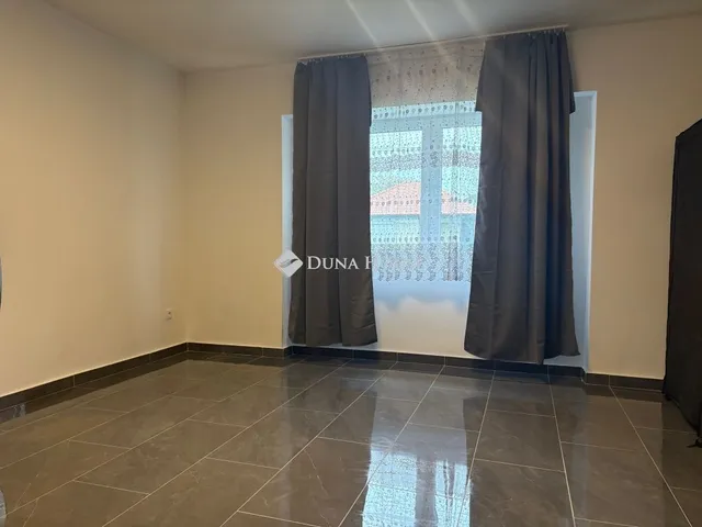 Eladó ház Enying 69 nm