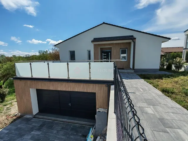 Eladó ház Siófok 291 nm