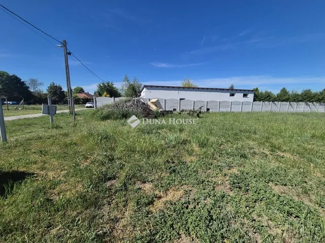 Eladó telek Balatonszabadi 824 nm