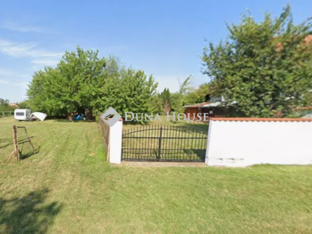 Eladó telek Balatonkeresztúr 550 nm