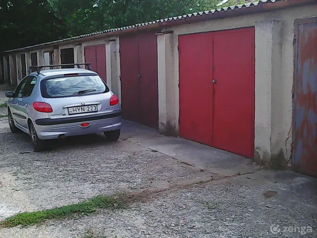 Eladó garázs Pécs, Kovácstelep 15 nm