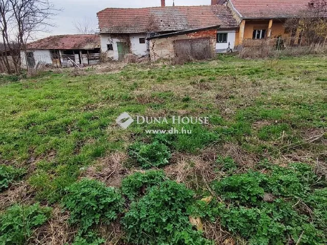 Eladó telek Pázmánd 3520 nm