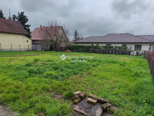 Eladó telek Velence 641 nm