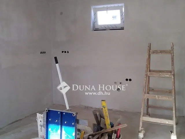 Eladó ház Kápolnásnyék 208 nm