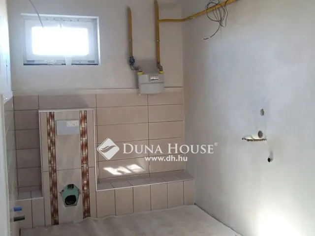 Eladó ház Kápolnásnyék 208 nm