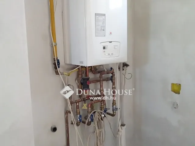 Eladó ház Kápolnásnyék 208 nm