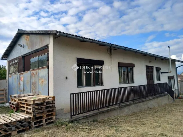 Eladó ház Sárszentmihály 160 nm