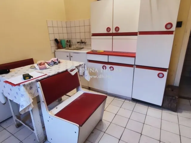 Eladó ház Vál 100 nm