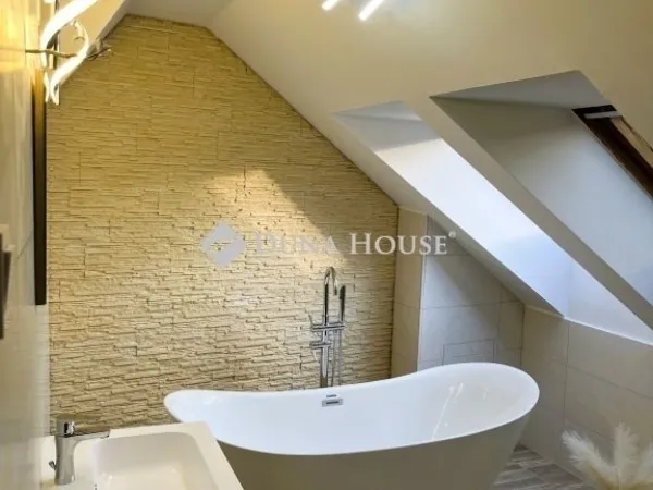 Eladó lakás Székesfehérvár, Belváros 146 nm