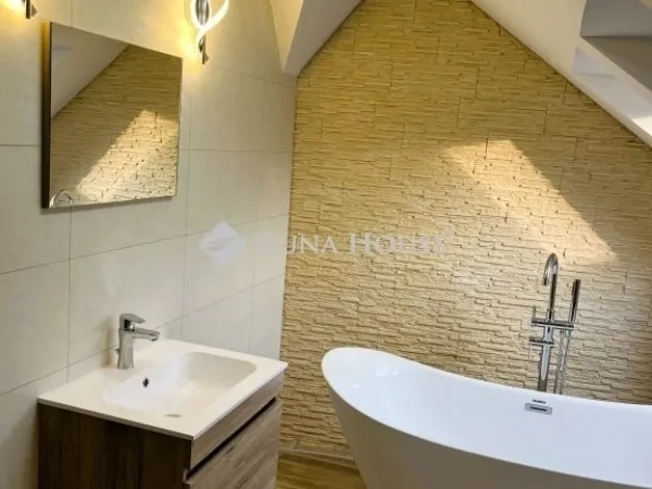 Eladó lakás Székesfehérvár, Belváros 146 nm