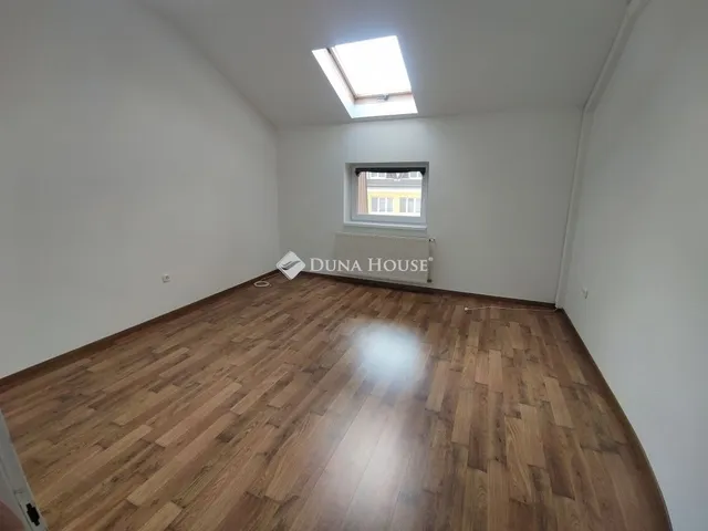 Eladó lakás Kápolnásnyék 93 nm