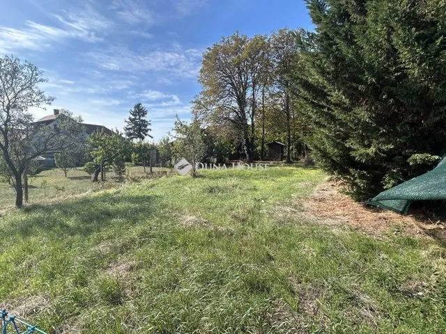 Eladó telek Velence 880 nm