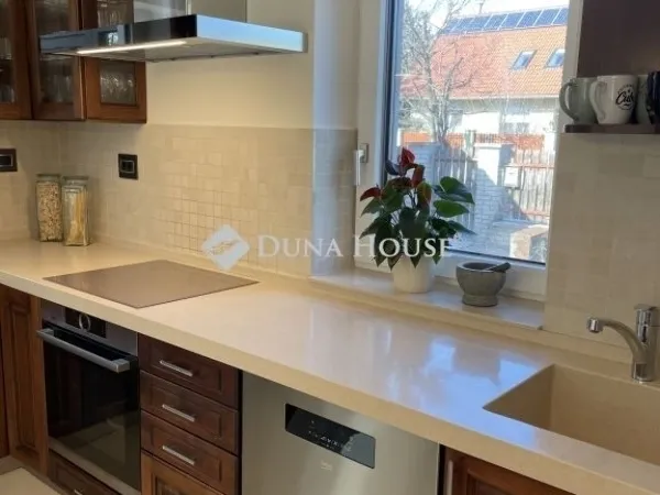 Eladó ház Velence 156 nm